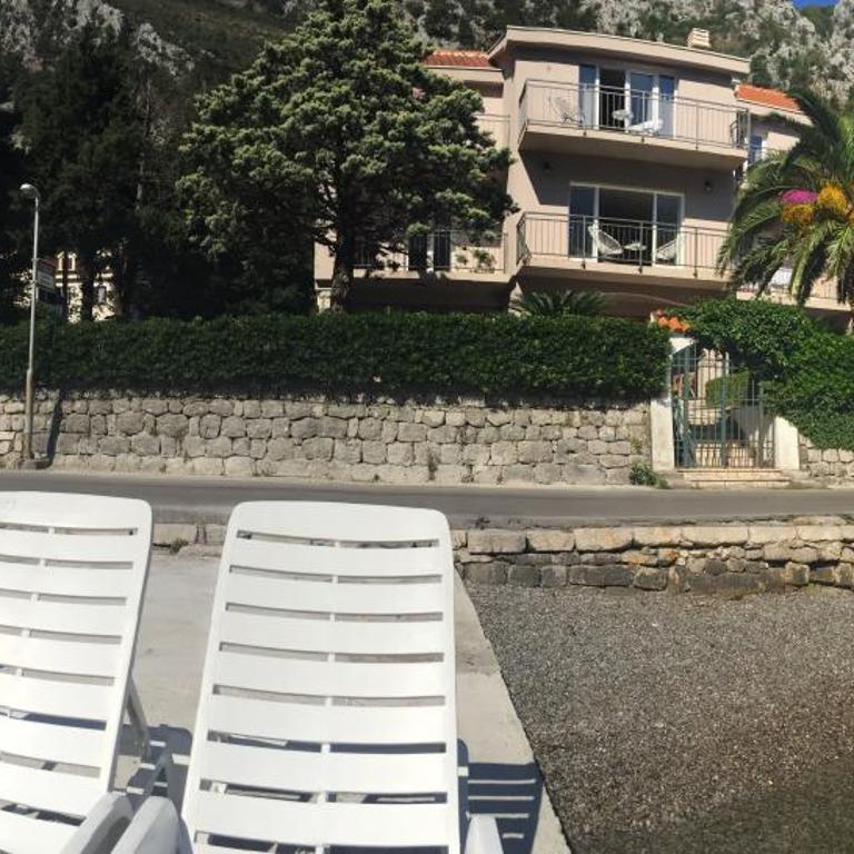 Seafront Apartments House 44 Private Balcony Old Town View - One-Bedroom Apartment with Sea View - 9