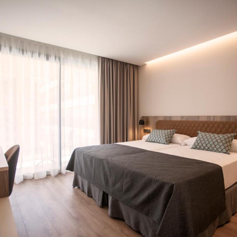 Hotel Presidente 4 sup - Habitación Doble con vistas a la ciudad - 10