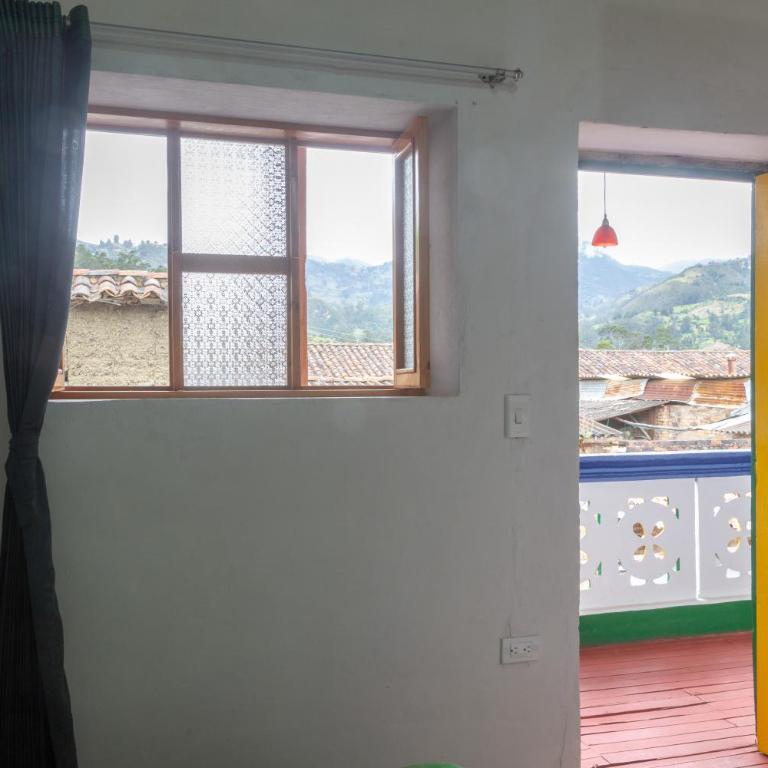 Hostal El Caminante - Single Room with Private Bathroom - 1