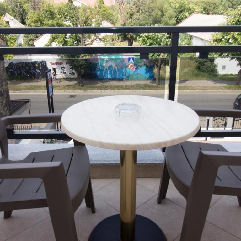 Villa Bojcic - Dvokrevetna Soba sa Bračnim Krevetom/Zasebnim Krevetima i Balkonom - 3