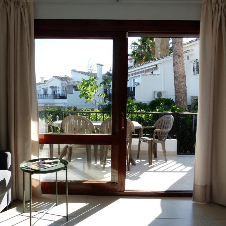 Apartment, 2 bedrooms, on the beach, with pool, sea views and garden - Two-Bedroom Apartment - 34