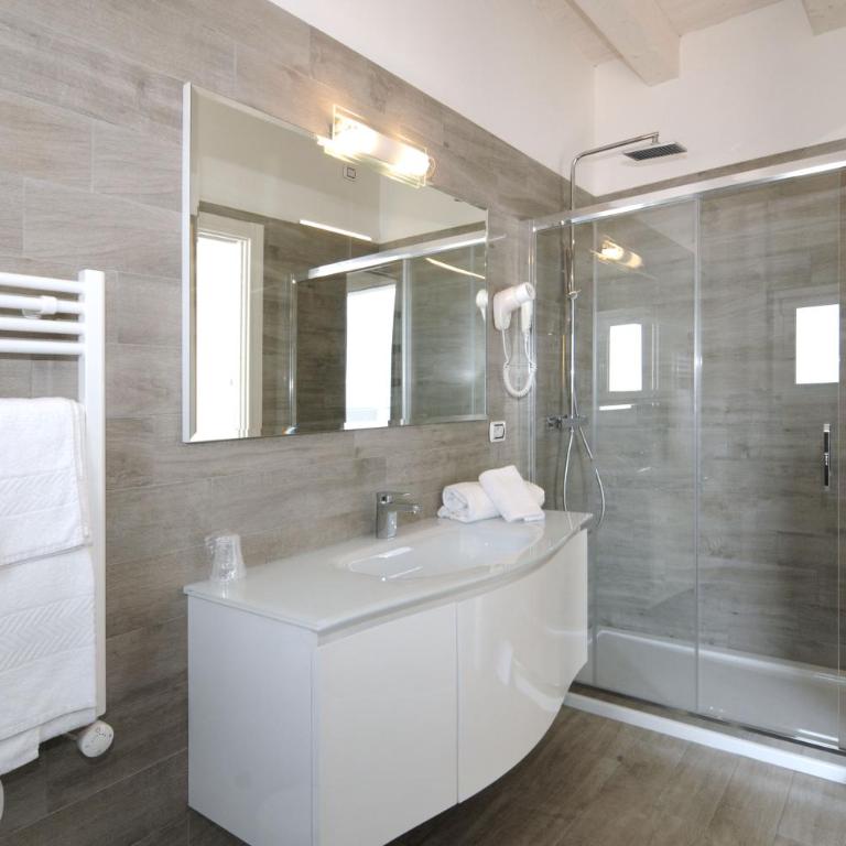 Hotel Austria - Camera King con Vasca Idromassaggio - 1