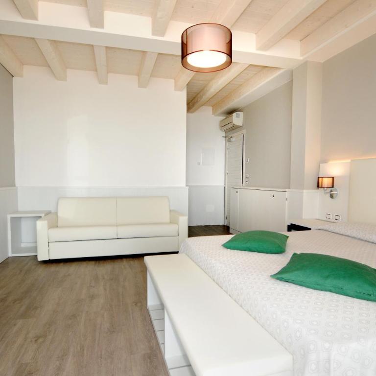 Hotel Austria - Camera King con Vasca Idromassaggio (2 Adulti + 2 Bambini) - 4