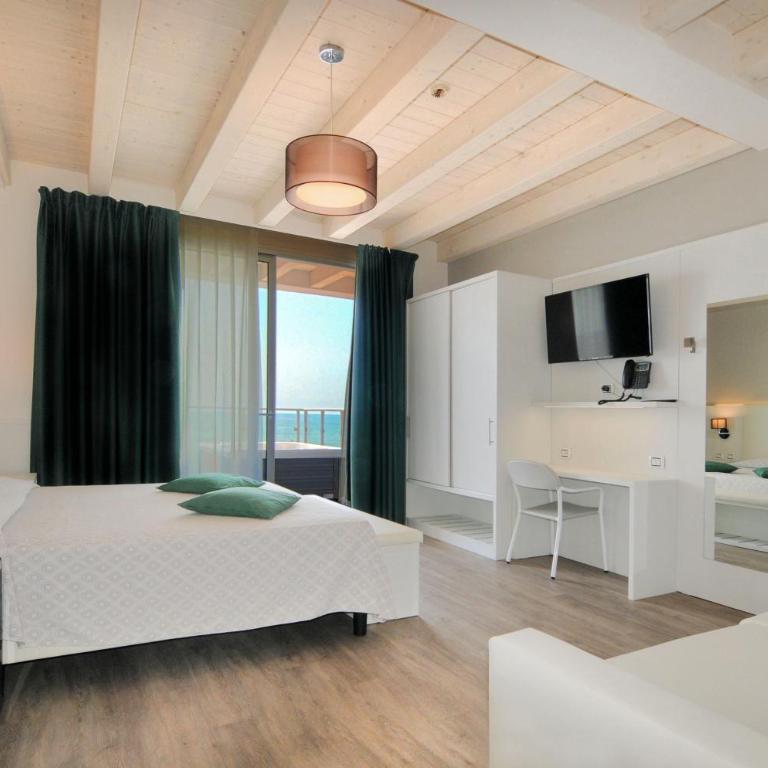 Hotel Austria - Camera King con Vasca Idromassaggio (2 Adulti + 2 Bambini) - 3