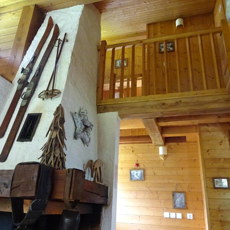 Chalet des Glaciers - Three-Bedroom Chalet - 11