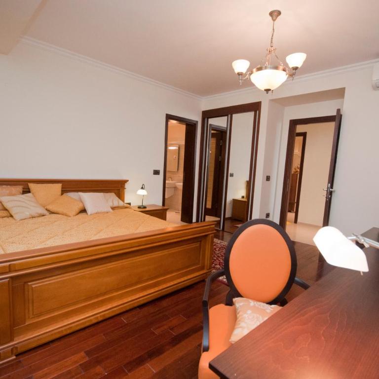 St.George Apartments - Two-Bedroom Apartment with Balcony and Sea View - 11