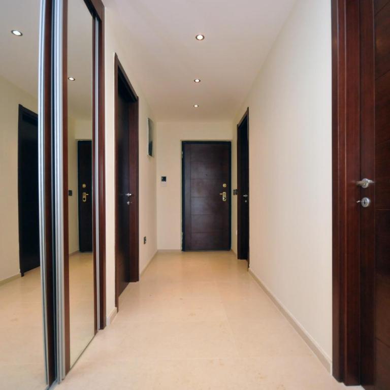 St.George Apartments - Two-Bedroom Apartment with Balcony and Sea View - 2