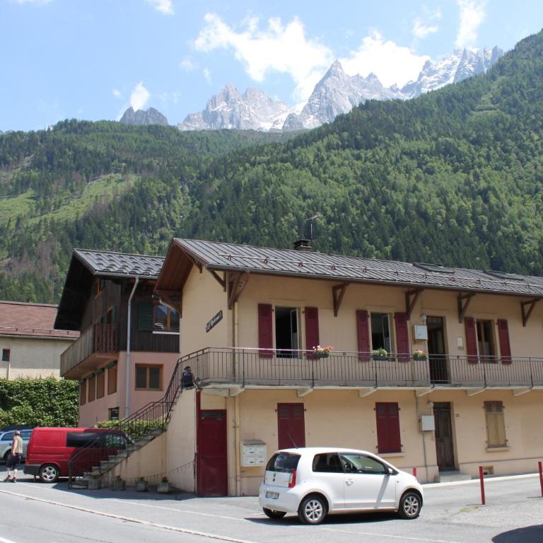 Apartment Maisonnee - A Charming Chamonix Haven - Two-Bedroom Apartment - 3