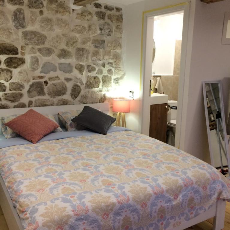 Chic & Stylish with Seaview-Terrace - Kotor Indah - Apartman - 10