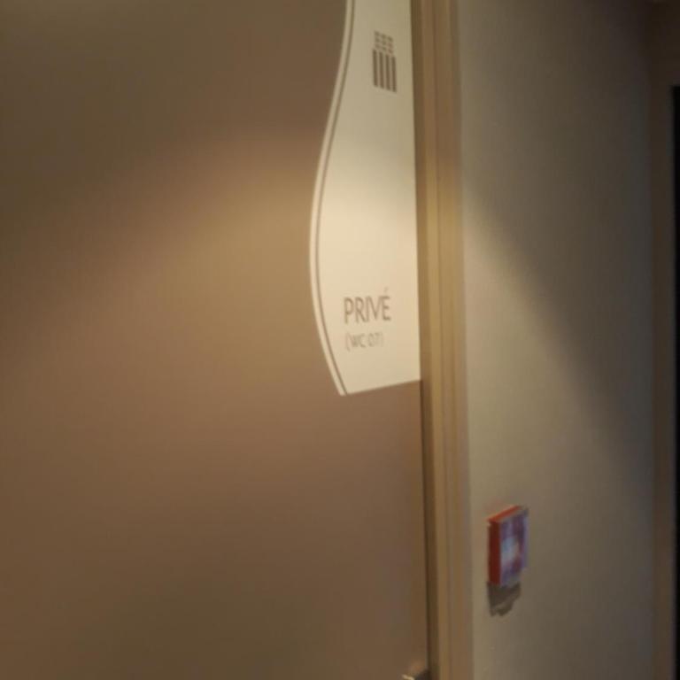 Hotel Eden - Chambre Double avec Douche Privée et Toilettes sur Palier - 4