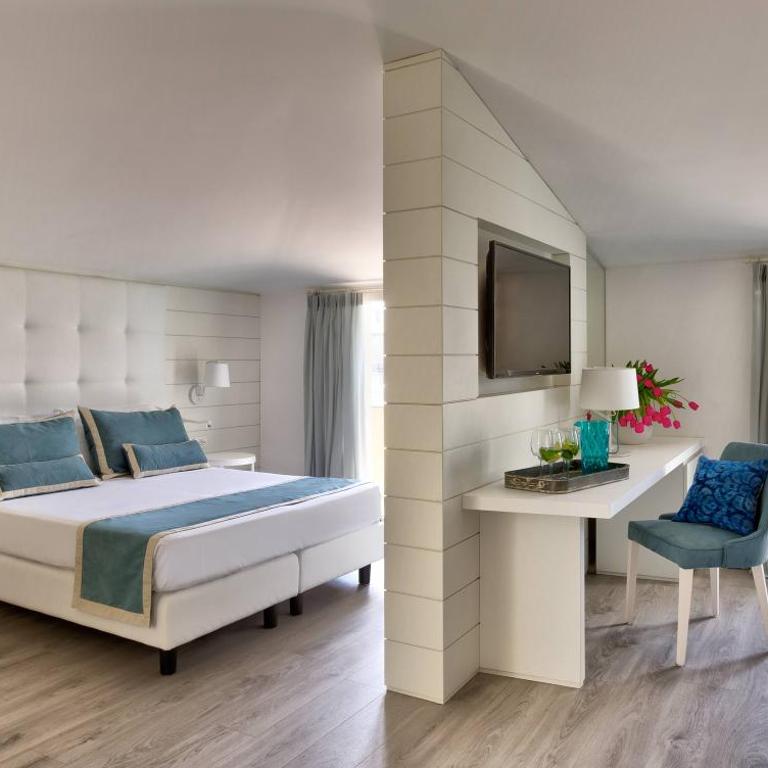 Novecento Suite Hotel - Junior Suite with Balcony - 3