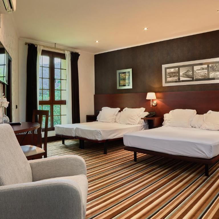 Hotel Granda - Habitación Familiar con aparcamiento - 4