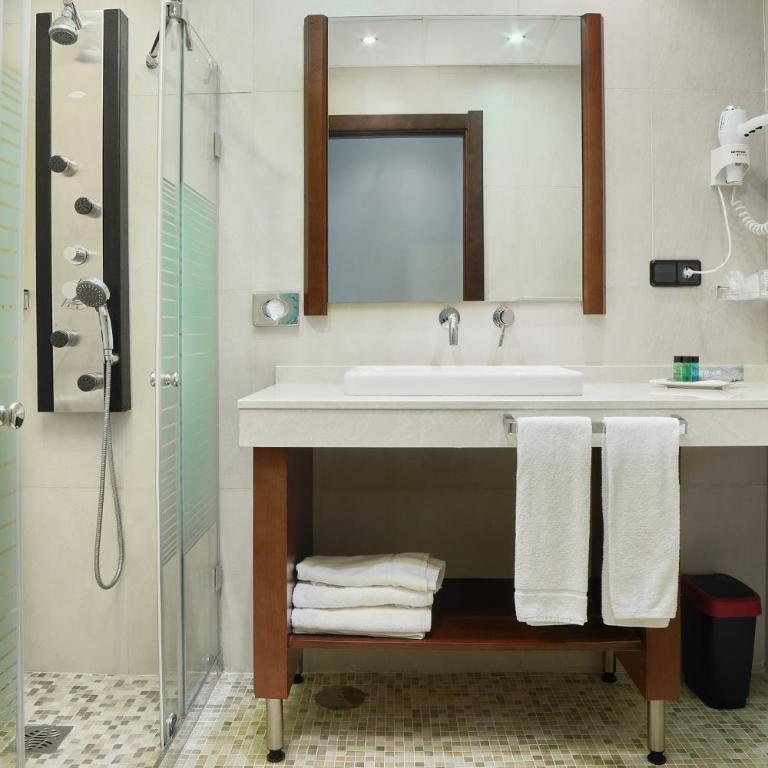Hotel Granda - Habitación Estándar con aparcamiento - 1