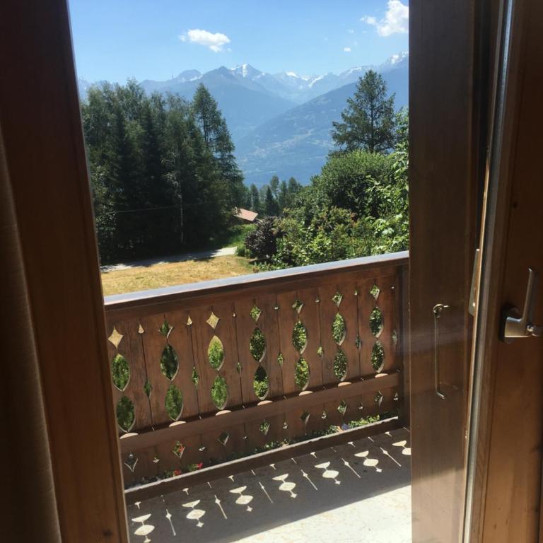 Chalet Domaine de la Famille te Arbaz - Ferienhaus - 16