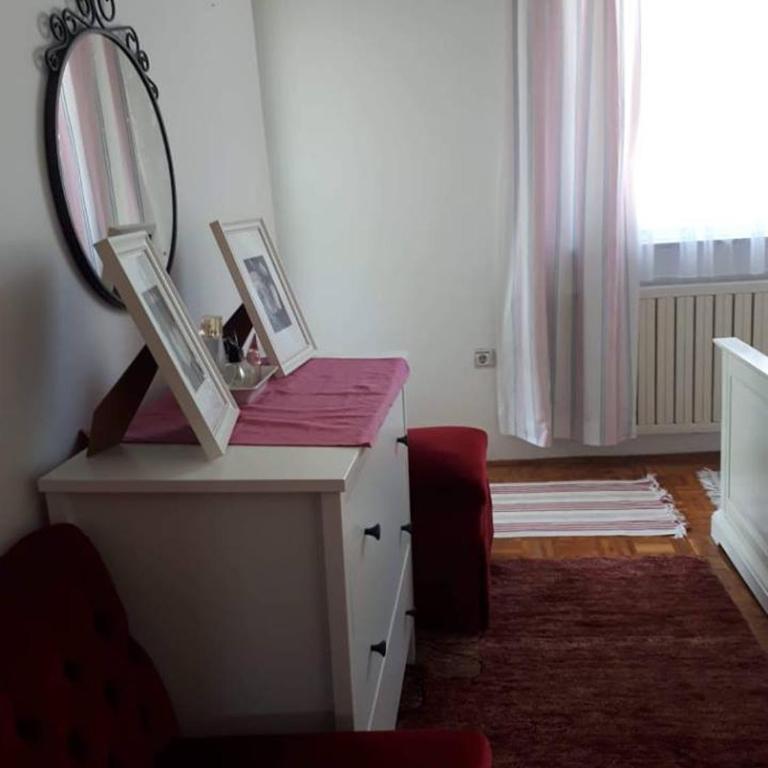 Holiday Home Ilidza Ella - Kuća sa 3 Spavaće Sobe - 8