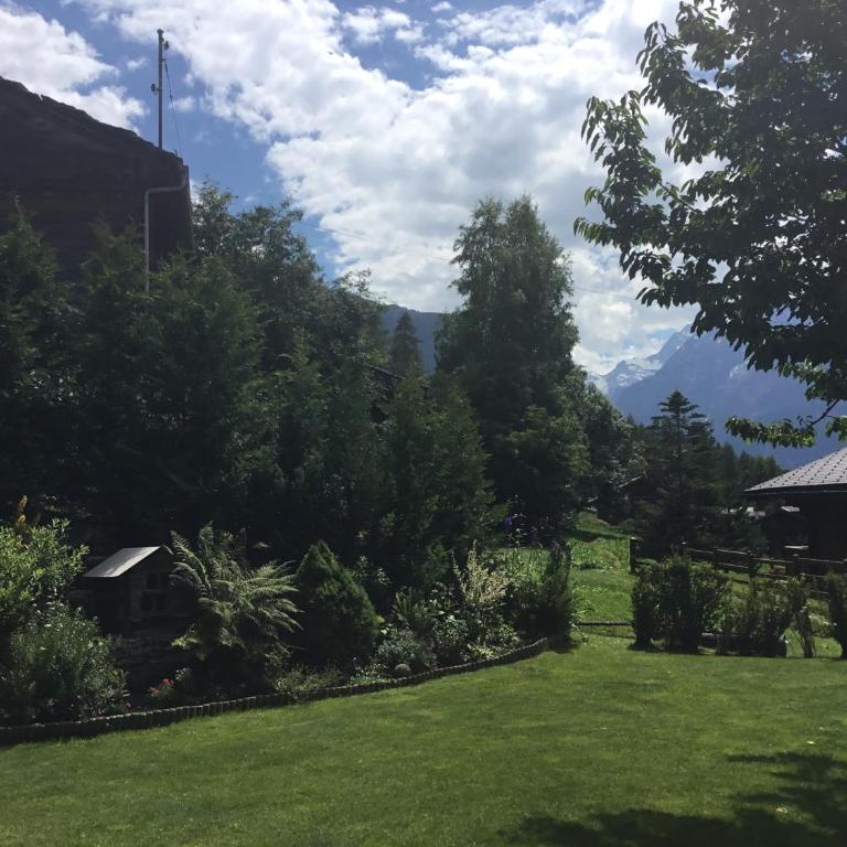 Chalet Valerie - Apartment with Mountain View - 4