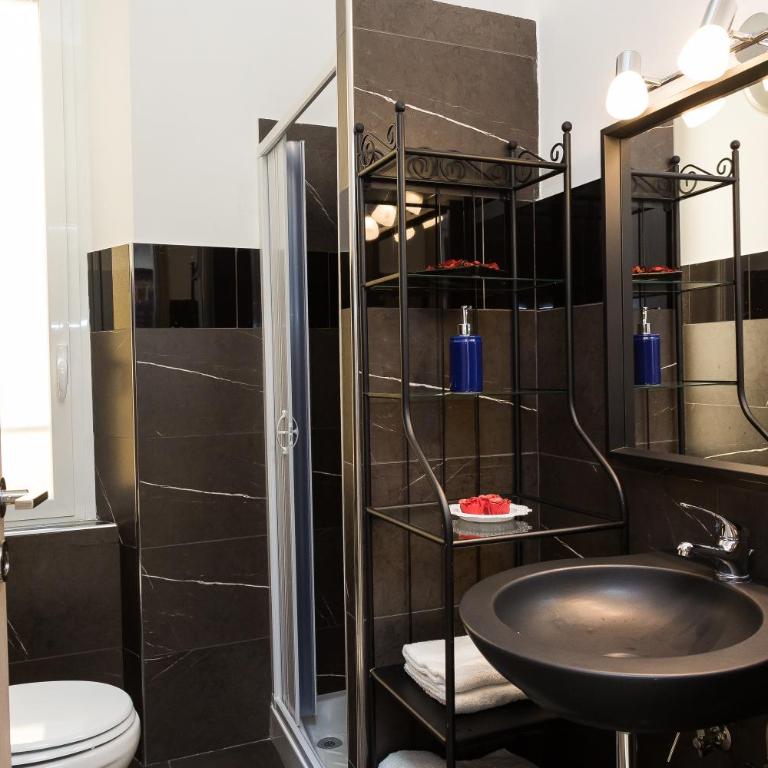 San Peter Angels - Double Room with Private External Bathroom - 11