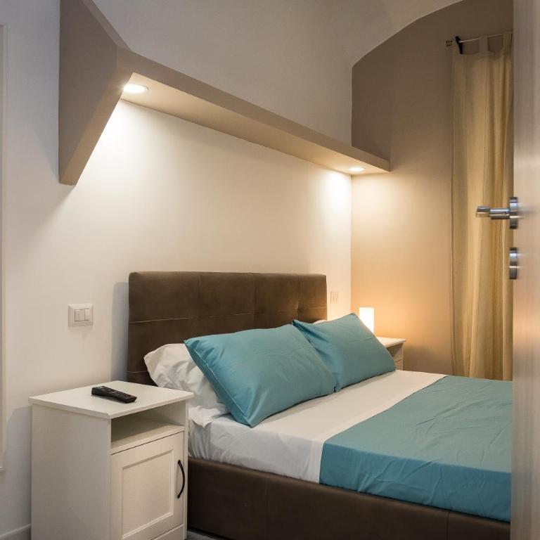 San Peter Angels - Double Room with Private External Bathroom - 2
