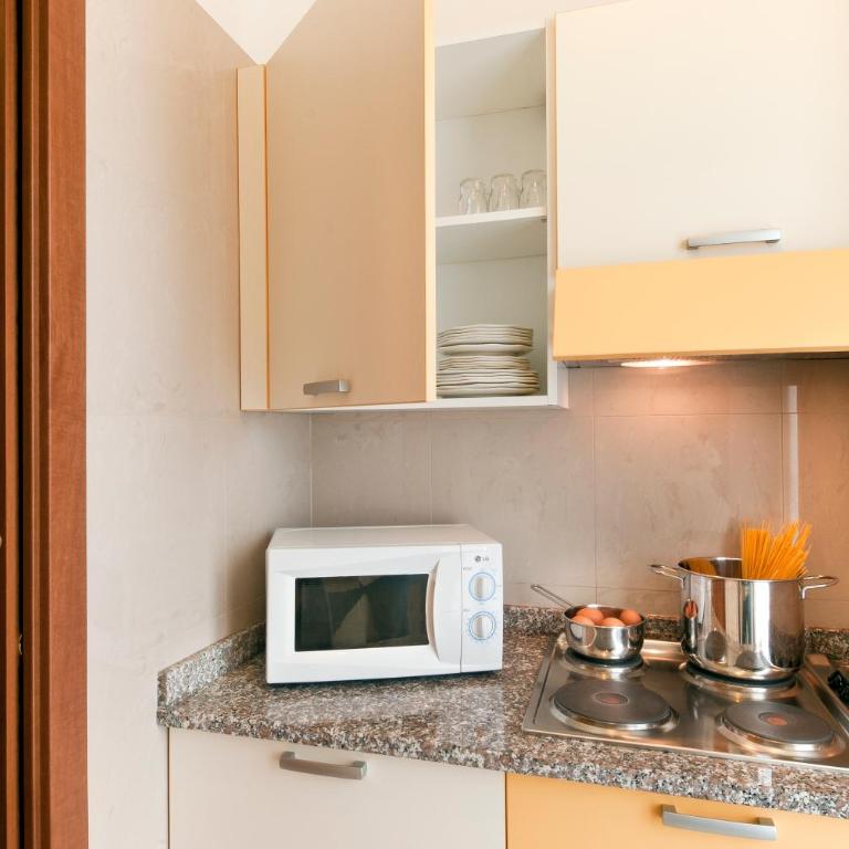 Residence Carl&Do - Appartamento con 1 Camera da Letto e Vista Lago Parziale (2 Adulti + 1 Bambino) - 5