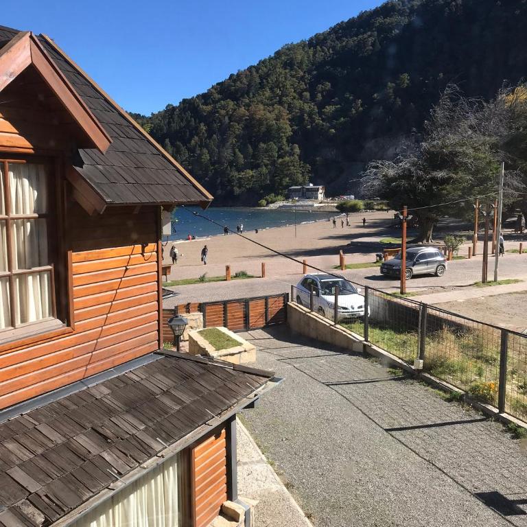 Cabaña frente al lago de 3 dormitorios y 2 baños - Casa - 14