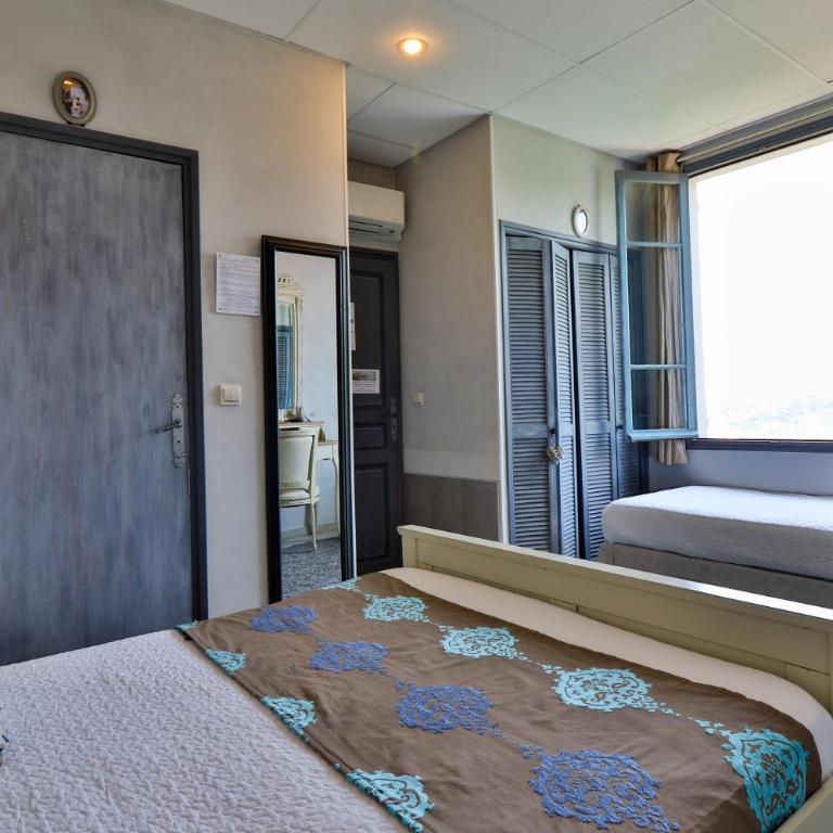 Le Panoramic Boutique Hôtel - Chambre Triple avec Terrasse - 5