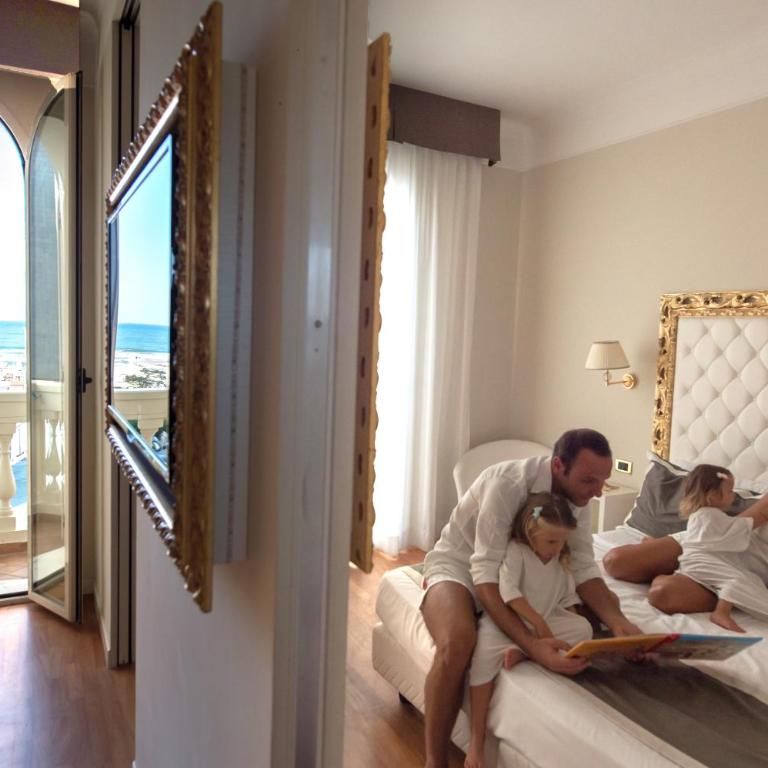 Novecento Suite Hotel - Family Suite with Balcony - 3