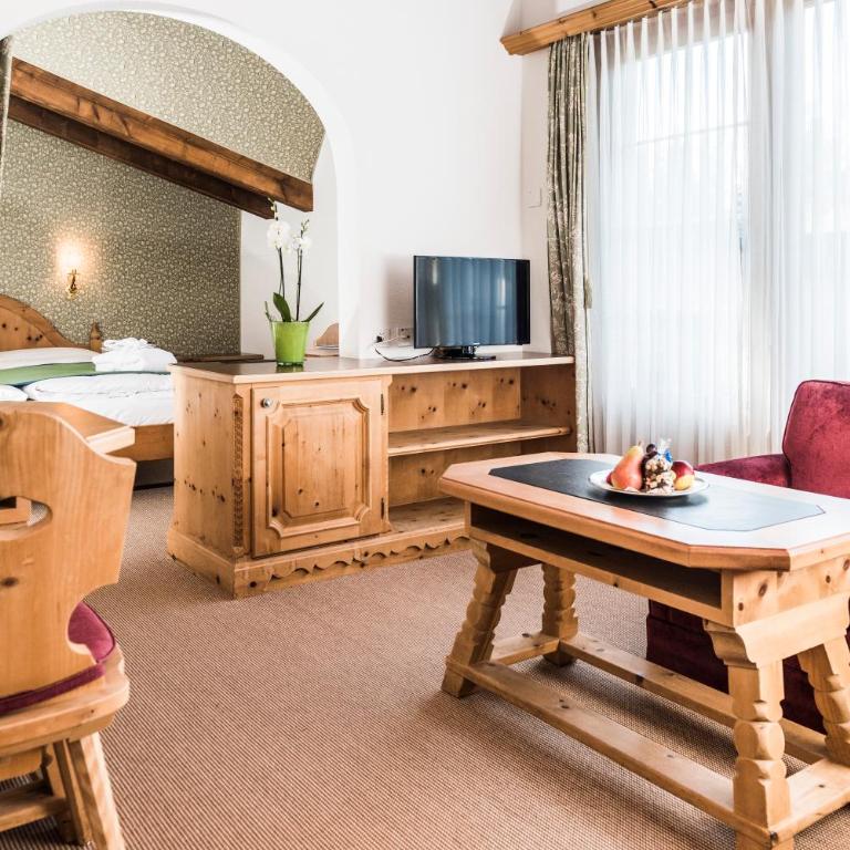 Soldanella by Hotel Adula - Junior Suite mit Balkon - 3
