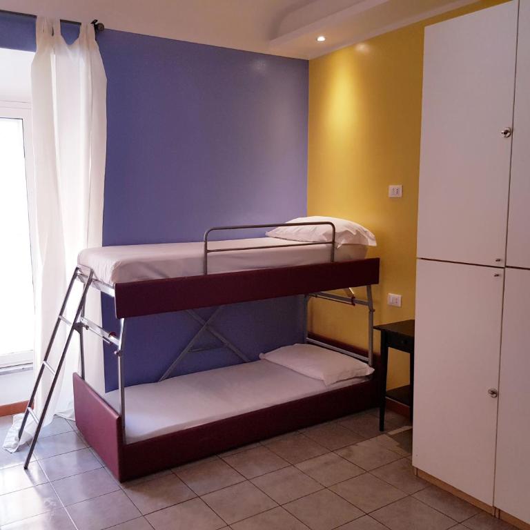 Legend R.G. - Posto Letto in Dormitorio Femminile per 4 Persone - 5