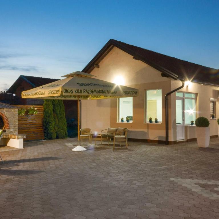 Villa Maja - Three-Bedroom Apartment - 3
