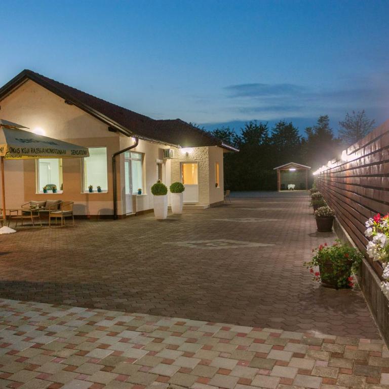 Villa Maja - Three-Bedroom Apartment - 30