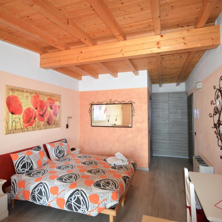 B&B La Vecchia Tipografia - Lago D'Idro - Quadruple Room with Balcony - 5
