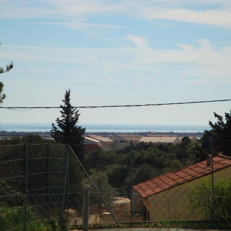 Leucate,dans la verdure,studio caverne en pierre dans propriété sécurisée - Appartement - Vue sur Jardin - 19