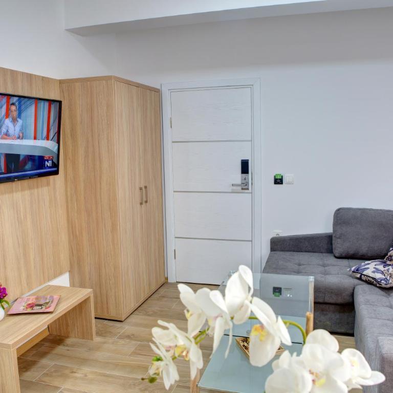 Villa Floris - One-Bedroom Apartment - 7