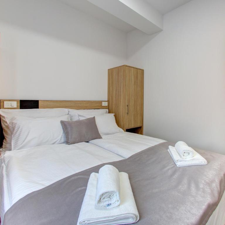 Villa Floris - One-Bedroom Apartment - 6