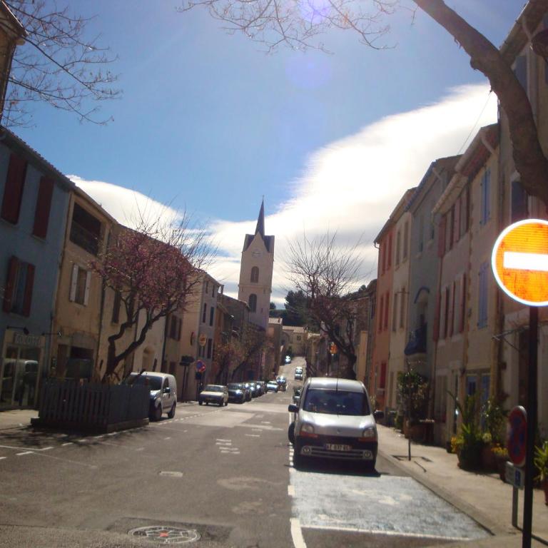 Leucate,dans la verdure,studio caverne en pierre dans propriété sécurisée - Appartement - Vue sur Jardin - 23