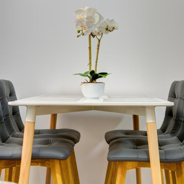 Villa Floris - One-Bedroom Apartment - 2