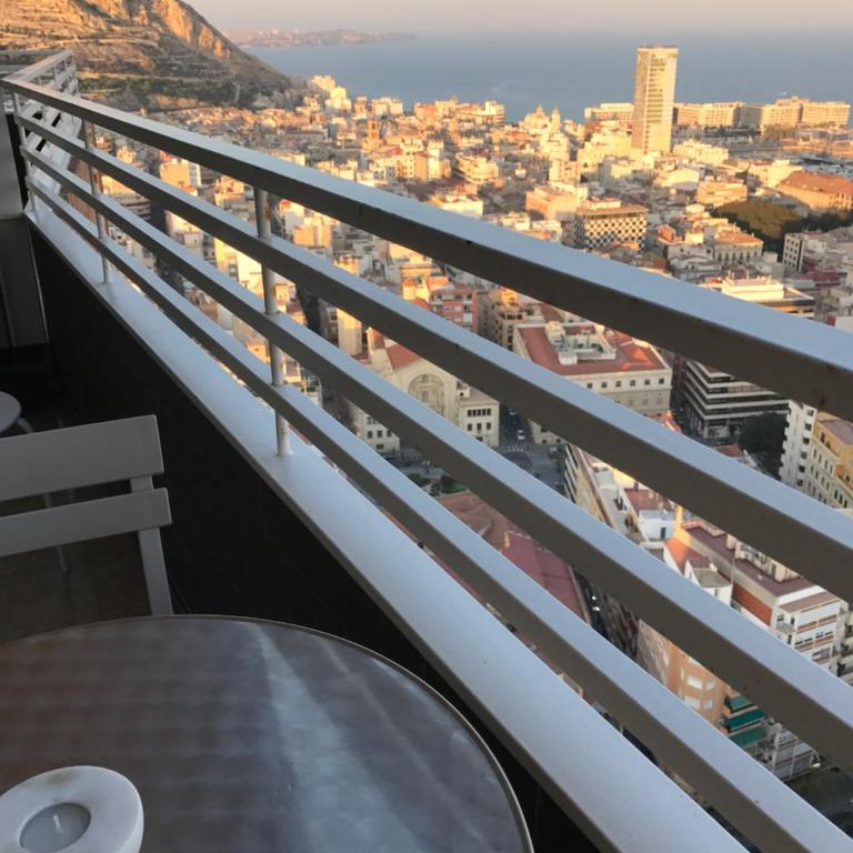 Alicante Top Sea View 29th Apts Downtown&Beach - Suite with Balcony - 54