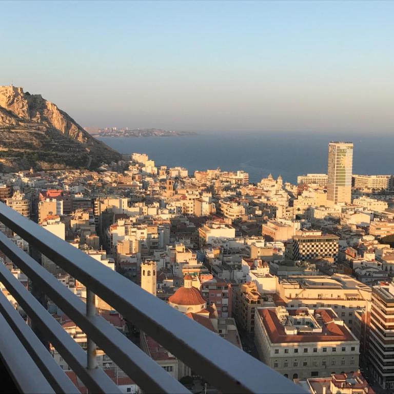 Alicante Top Sea View 29th Apts Downtown&Beach - Suite with Balcony - 67