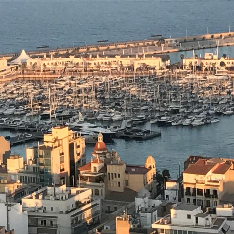 Alicante Top Sea View 29th Apts Downtown&Beach - Apartment with Mountain View - 42