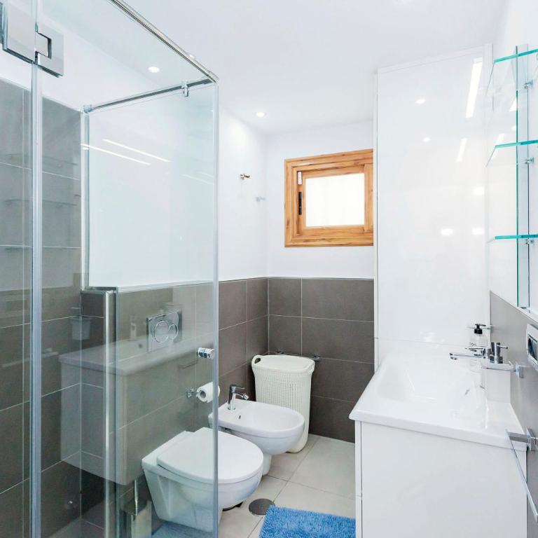 Exclusive Francy's apartment in Garden City, Sant'Eugenio - Apartamento - 24