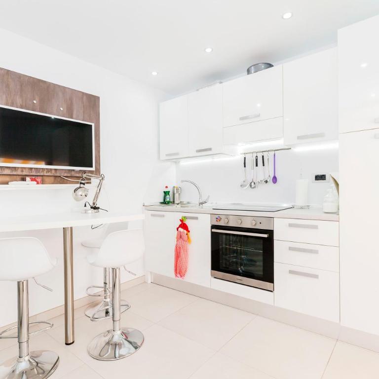 Exclusive Francy's apartment in Garden City, Sant'Eugenio - Apartamento - 7