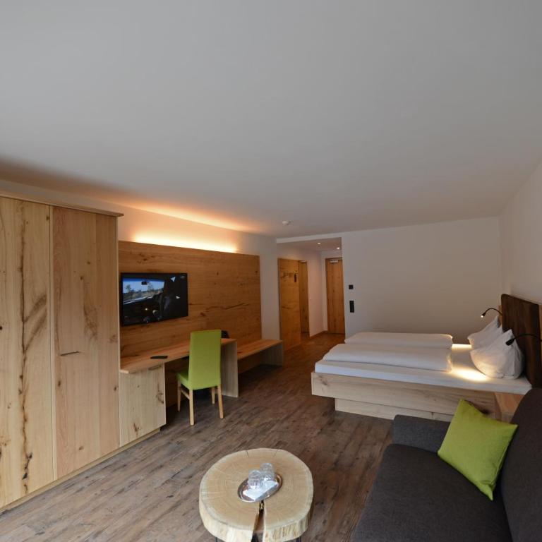 Naturhotel Haller - Suite with Balcony - 1