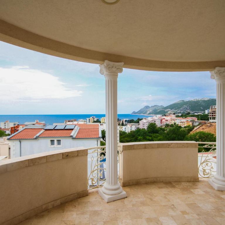 Apartaments Crown Silvia - Quadruple Room with Sea View - 1