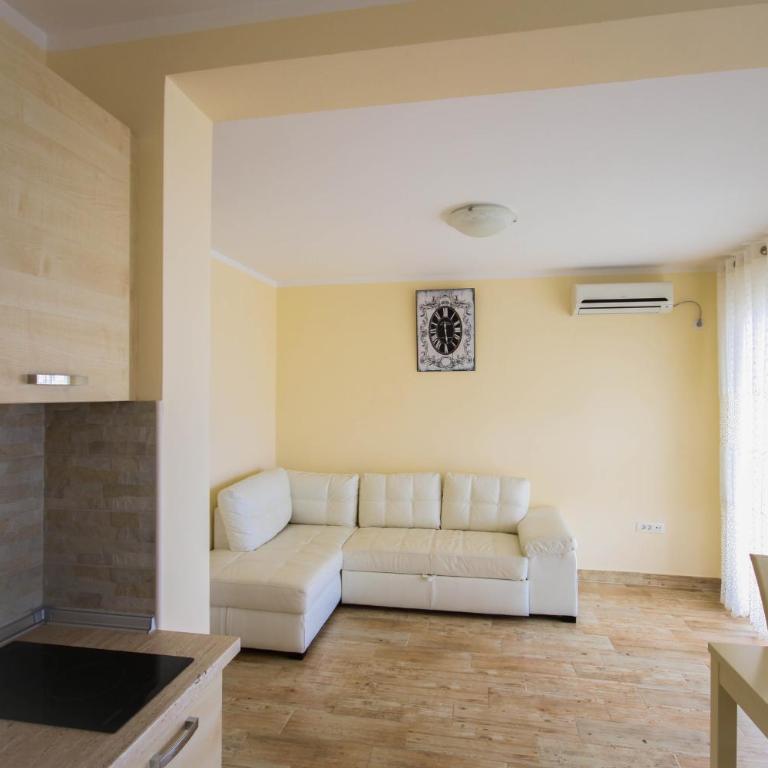 Apartaments Crown Silvia - Quadruple Room with Sea View - 11