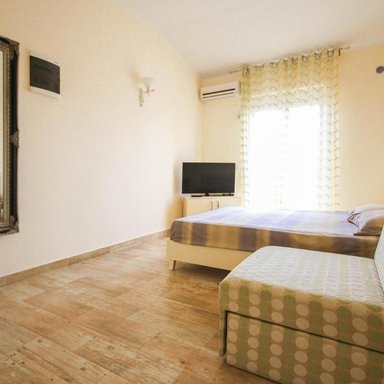 Apartaments Crown Silvia - Standard Triple Room - 5