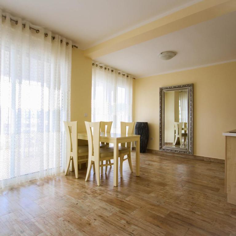 Apartaments Crown Silvia - Quadruple Room with Sea View - 3