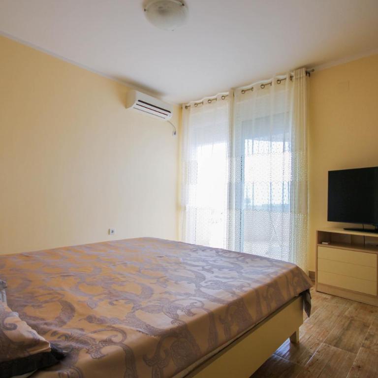 Apartaments Crown Silvia - Quadruple Room with Sea View - 13
