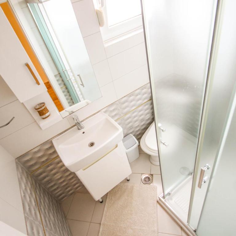 Apartaments Crown Silvia - Double Room with Balcony - 5