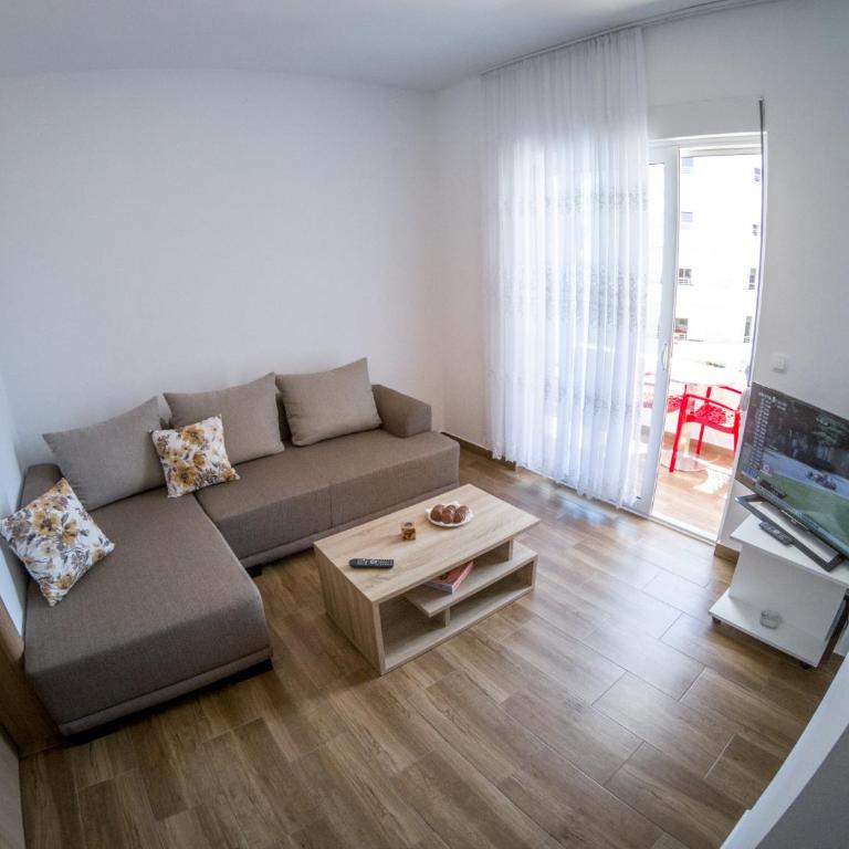 Queen Apartments & Rooms - Two-Bedroom Apartment - 2
