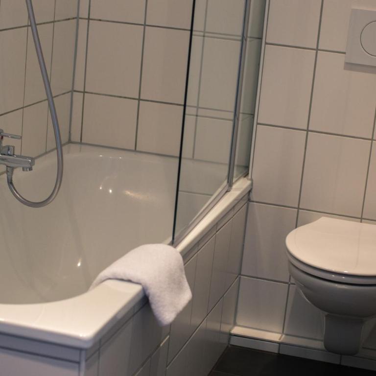 Hotel Wetterstein - Comfort Doppelzimmer mit Blick auf den Innenhof - 6